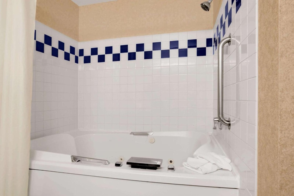 Baymont by Wyndham Denver West/Federal Center Main image