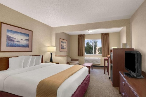 Baymont by Wyndham Denver West/Federal Center image 39